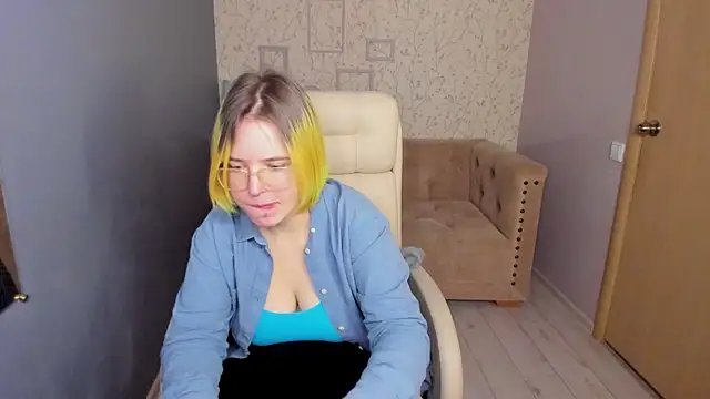 Manic pixie  online show from January 2025 01:30:01 PM