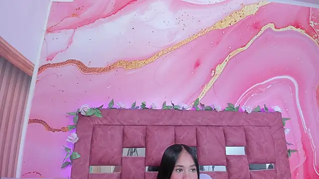 scarlett  evans  online show from October 2025 06:23:01 PM