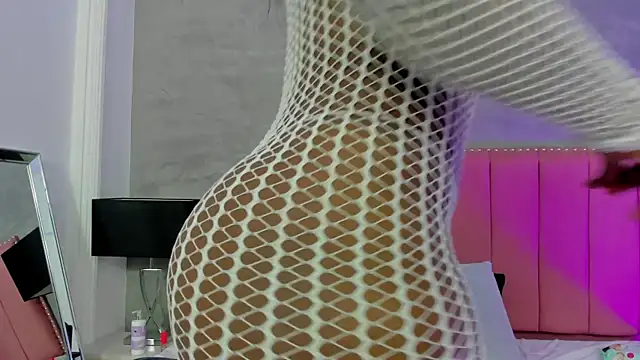 Snapshot of Alaia_Colins chatting on November 2025 10:28:01 AM Alaia Colins online show from November 2025 10:28:01 AM