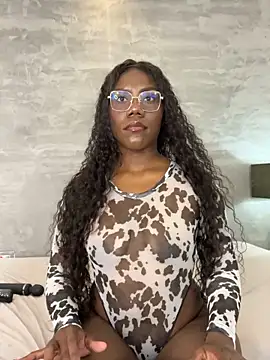 Alaia Colins online show from May 2026 12:52:02 AM