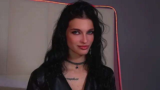 Snapshot of BeverlyMost chatting on November 2025 07:03:01 PM BeverlyMost online show from November 2025 07:03:01 PM