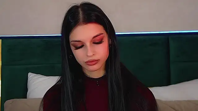 Snapshot of BeverlyMost chatting on November 2025 07:30:02 AM BeverlyMost online show from November 2025 07:30:02 AM