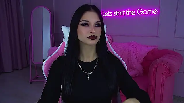 Snapshot of BeverlyMost chatting on November 2025 06:08:02 PM BeverlyMost online show from November 2025 06:08:02 PM