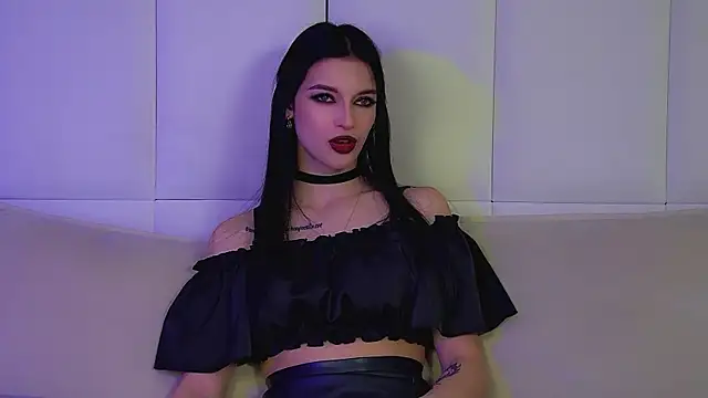 Snapshot of BeverlyMost chatting on November 2025 06:33:01 AM BeverlyMost online show from November 2025 06:33:01 AM