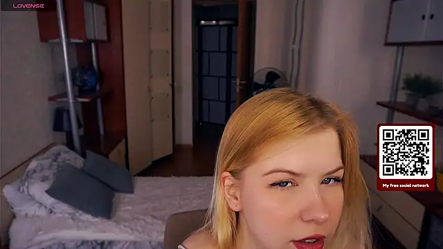 LynetHakes online show from September 2025 04:05:02 AM