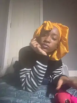 Snapshot of Meerawantsyou chatting on February 2025 01:43:01 AM Meerawantsyou online show from February 2025 01:43:01 AM