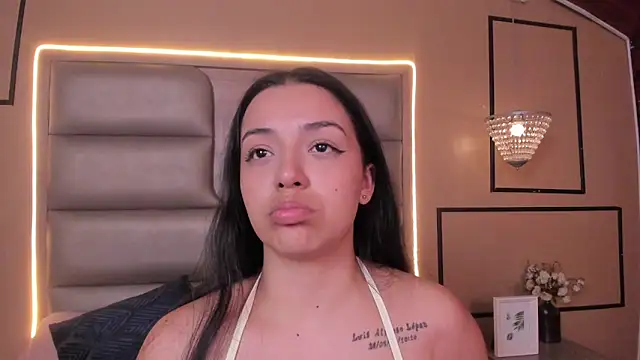 CAYLINCOLLINS online show from February 2026 03:16:02 AM