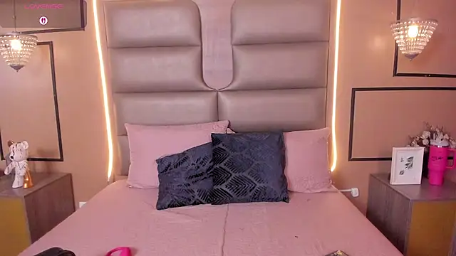 CAYLINCOLLINS online show from March 2026 03:45:02 AM