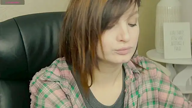 BritneyBarker online show from November 2025 09:30:01 AM