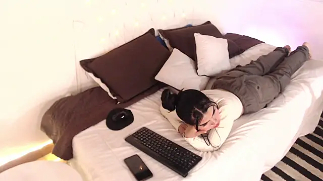 saray  jones online show from March 2025 12:47:02 PM