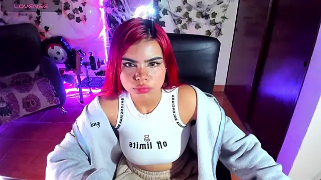 saray  jones online show from October 2025 01:31:02 PM