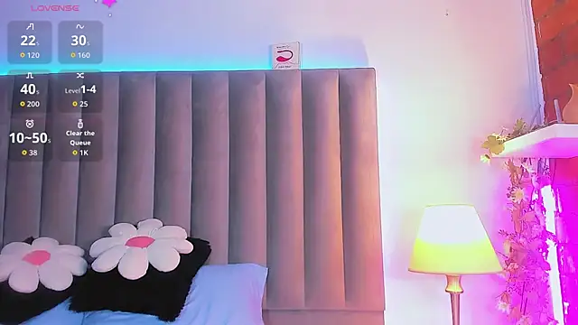 Snapshot of CamiiGarcia chatting on October 2025 09:33:01 PM CamiiGarcia online show from October 2025 09:33:01 PM