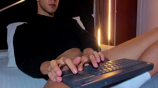 Jeremmy Love online show from March 2025 12:15:02 PM