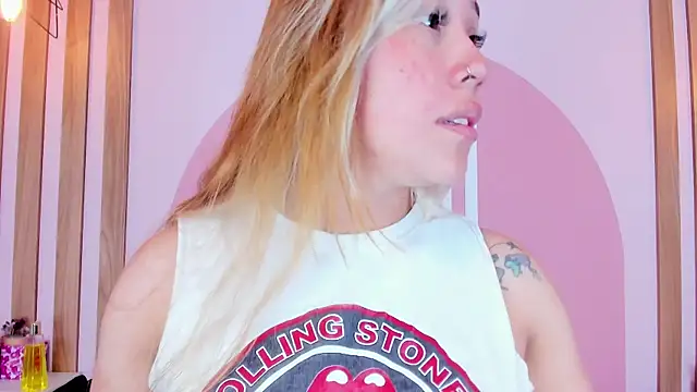 Lannajansen online show from March 2026 01:33:01 PM