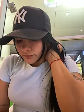 Snapshot of ruby__00 chatting on March 2025 12:22:01 AM ruby 00 online show from March 2025 12:22:01 AM