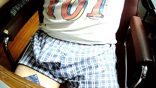 Snapshot of Andre16c chatting on October 2025 06:36:01 PM Andre16c online show from October 2025 06:36:01 PM