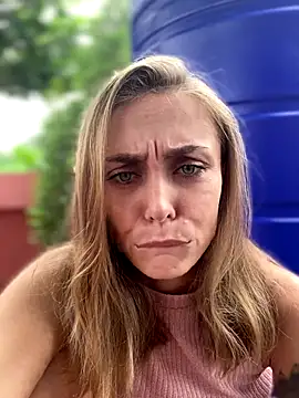 Snapshot of White_Lu chatting on November 2025 02:11:01 AM White Lu online show from November 2025 02:11:01 AM