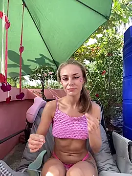 Snapshot of White_Lu chatting on February 2026 02:30:02 AM White Lu online show from February 2026 02:30:02 AM