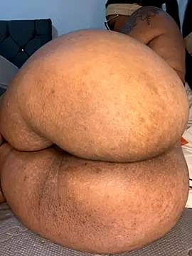 Snapshot of Charlotte_bronxxx chatting on December 2025 10:52:01 PM Charlotte bronxxx online show from December 2025 10:52:01 PM