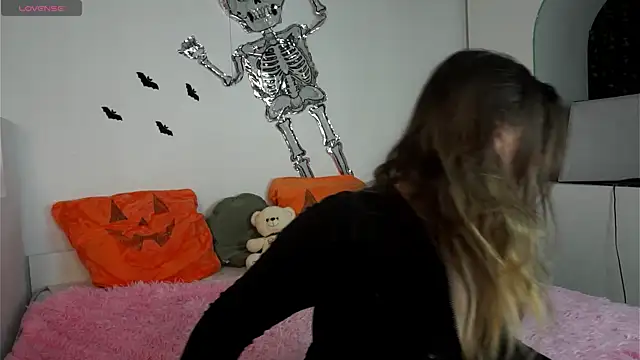 Snapshot of nawuwu chatting on October 2025 04:14:01 AM nawuwu online show from October 2025 04:14:01 AM