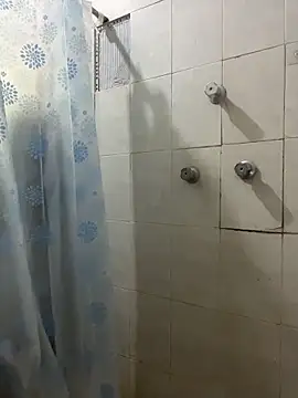 Snapshot of paullliliu chatting on October 2025 08:35:01 AM paullliliu online show from October 2025 08:35:01 AM