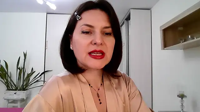 Victoria Glam online show from April 2026 02:51:01 PM