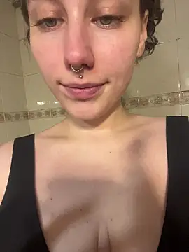 Snapshot of Molli_Luv chatting on January 2026 02:21:01 PM Molli Luv online show from January 2026 02:21:01 PM