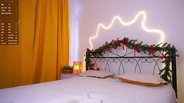 Snapshot of VeronaCritchlow chatting on February 2026 07:06:02 AM VeronaCritchlow online show from February 2026 07:06:02 AM