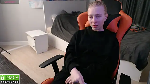 crystalyss online show from February 2025 12:38:02 AM