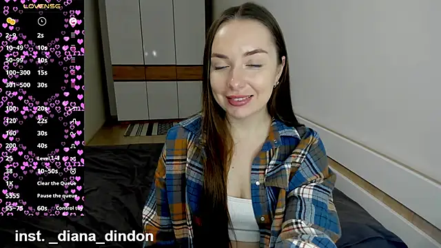 Snapshot of EllieGirlKiss chatting on March 2025 03:14:01 AM EllieGirlKiss online show from March 2025 03:14:01 AM