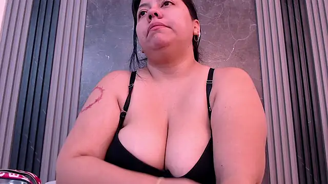 Snapshot of AmmyPike1 chatting on September 2025 12:15:02 PM AmmyPike1 online show from September 2025 12:15:02 PM