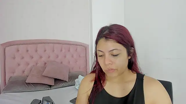 Kendall  Fox online show from October 2025 04:09:01 AM