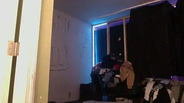 Snapshot of sexyhotstud12 chatting on February 2025 12:40:01 PM sexyhotstud12 online show from February 2025 12:40:01 PM