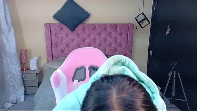 Snapshot of Sofii_cutee chatting on December 2025 12:00:02 PM Sofii cutee online show from December 2025 12:00:02 PM