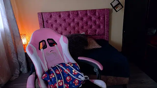 Snapshot of Sofii_cutee chatting on December 2025 12:23:02 PM Sofii cutee online show from December 2025 12:23:02 PM