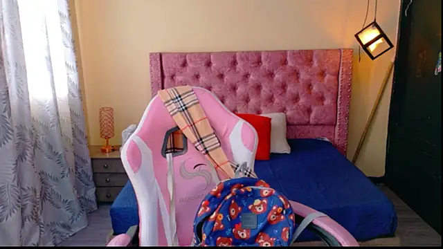 Snapshot of Sofii_cutee chatting on January 2026 12:54:02 PM Sofii cutee online show from January 2026 12:54:02 PM