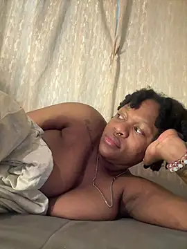 Boneca25 online show from February 2026 08:51:02 PM