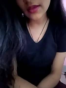 Snapshot of Tanu-00 chatting on December 2025 04:11:02 AM Tanu-00 online show from December 2025 04:11:02 AM