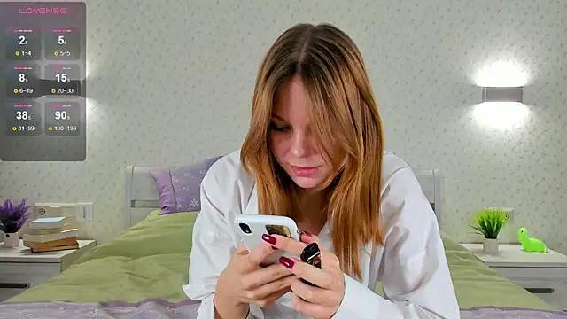 Snapshot of ElvinaBestwick chatting on February 2025 03:47:01 PM ElvinaBestwick online show from February 2025 03:47:01 PM