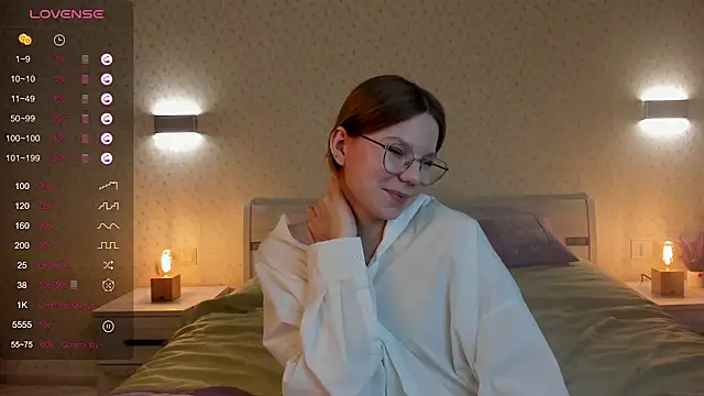 Snapshot of ElvinaBestwick chatting on February 2025 06:53:01 PM ElvinaBestwick online show from February 2025 06:53:01 PM