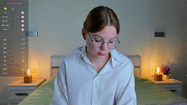 Snapshot of ElvinaBestwick chatting on March 2025 03:18:01 PM ElvinaBestwick online show from March 2025 03:18:01 PM