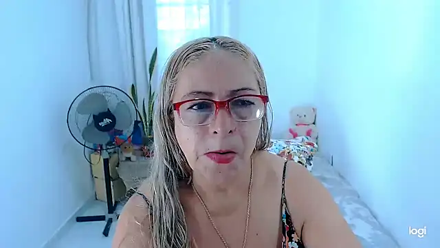 Snapshot of Sweeetnaughty chatting on May 2026 01:04:02 PM Sweeetnaughty online show from May 2026 01:04:02 PM