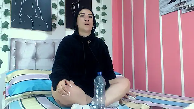 annyevans 1 online show from February 2025 12:25:02 PM