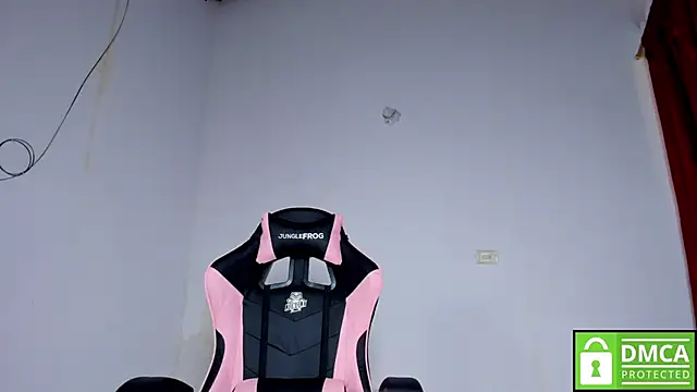 Snapshot of Little_Shaara chatting on December 2025 09:21:02 PM Little Shaara online show from December 2025 09:21:02 PM