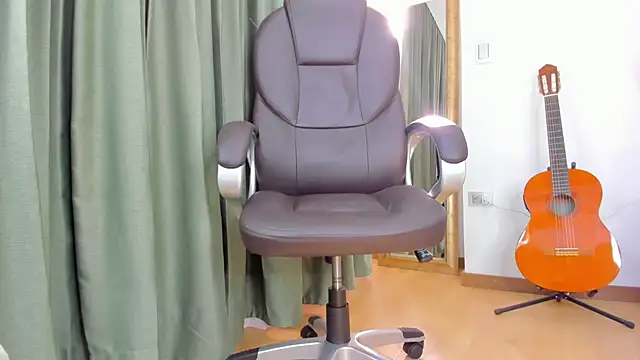 Tombarden online show from March 2025 09:05:02 PM