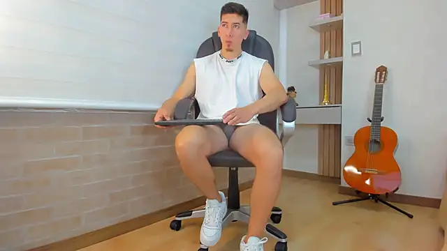 Tombarden online show from December 2025 07:09:01 PM