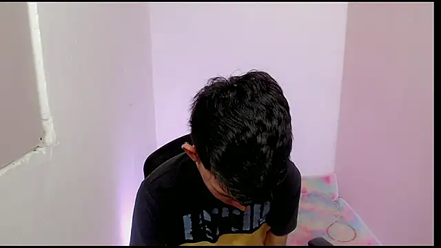 Snapshot of Alexxx_lov chatting on February 2025 12:36:02 PM Alexxx lov online show from February 2025 12:36:02 PM