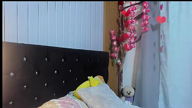 Snapshot of vicky__skinny_1 chatting on February 2025 11:52:01 AM vicky  skinny 1 online show from February 2025 11:52:01 AM