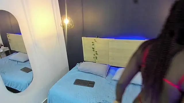 Snapshot of Dakkota_Fox chatting on November 2025 09:03:01 PM Dakkota Fox online show from November 2025 09:03:01 PM