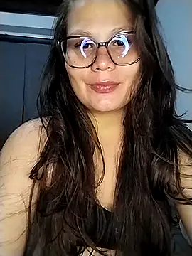 Snapshot of Vale_Saenzz chatting on February 2025 12:41:02 AM Vale Saenzz online show from February 2025 12:41:02 AM